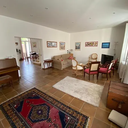 بيت للعطل Maison Jardin *